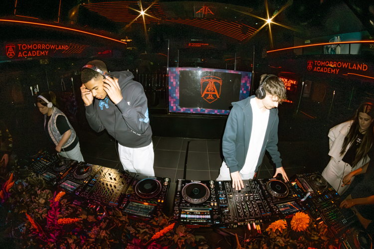 MNM Start to dj – © VRT 
