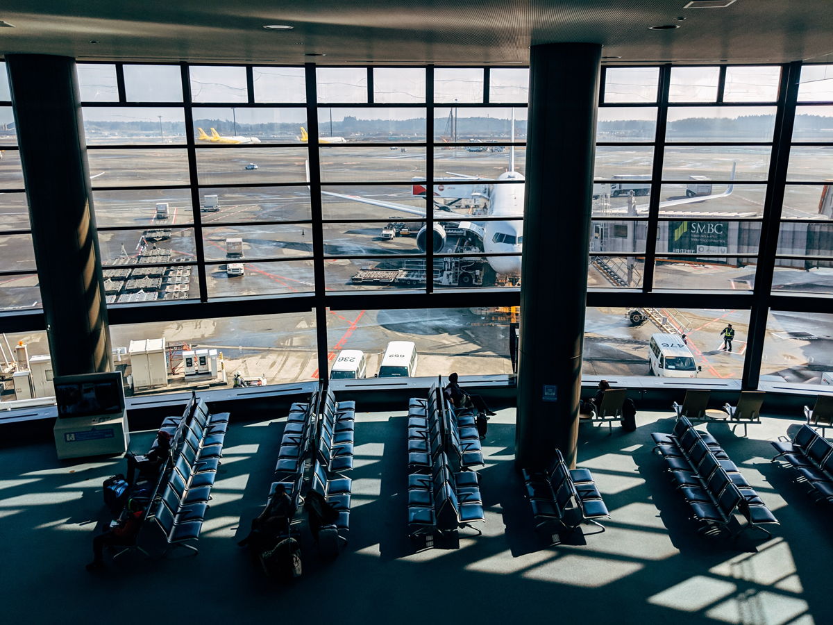 During the worldwide lockdown, business trips were hardly possible. Photo by Markus Winkler on Unsplash