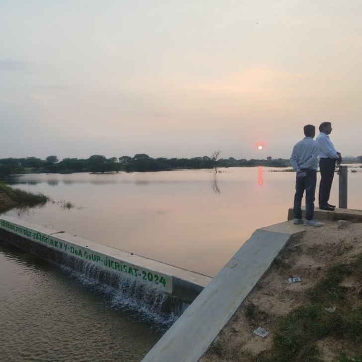 The haveli structure in Bhadokar village in Tahrauli tehsil, Jhansi district is now filled with water. 