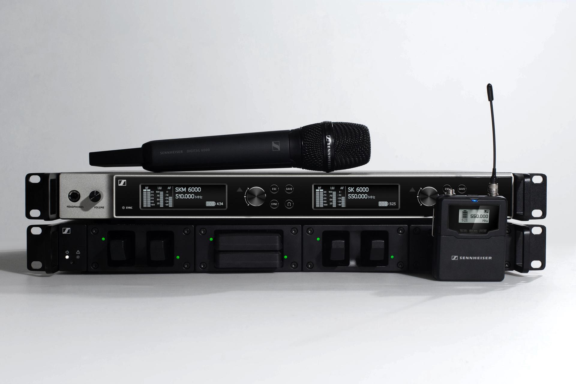 Die Komponenten der Sennheiser Digital 6000 Serie können für jede Spielstätte individuell und flexibel zusammengestellt werde Die Komponenten der Sennheiser Digital 6000 Serie können für jede Spielstätte individuell und flexibel zusammengestellt werde