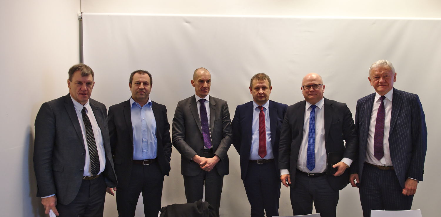 Launch of the recruitment campaign in Charleroi: Jean-Jacques Cloquet (Brussels South Charleroi Airport CEO),  Christian Delcourt (Communication Manager at Liège Airport), Renaud Lorand (President of the Board of Directors of Belgocontrol), Johan Decuyper (Belgocontrol CEO), Jean-Luc Crucke (Walloon Minister for Airports) and François Bellot (Federal Minister for Mobility). Picture: Christophe Marion