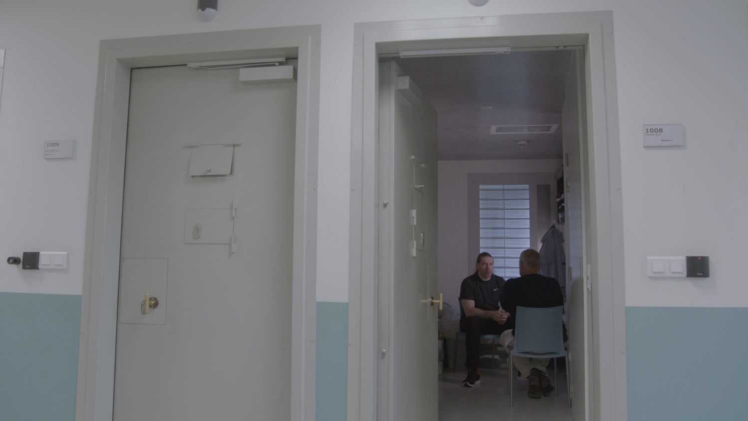 Oog in oog - De gevangenis van Beveren - (c) VRT