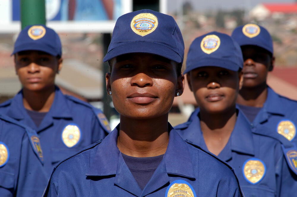 Passing out parade for new batch of traffic police cops and metro police. AKG10976379 © akg-images / Eric Miller / african.pictures