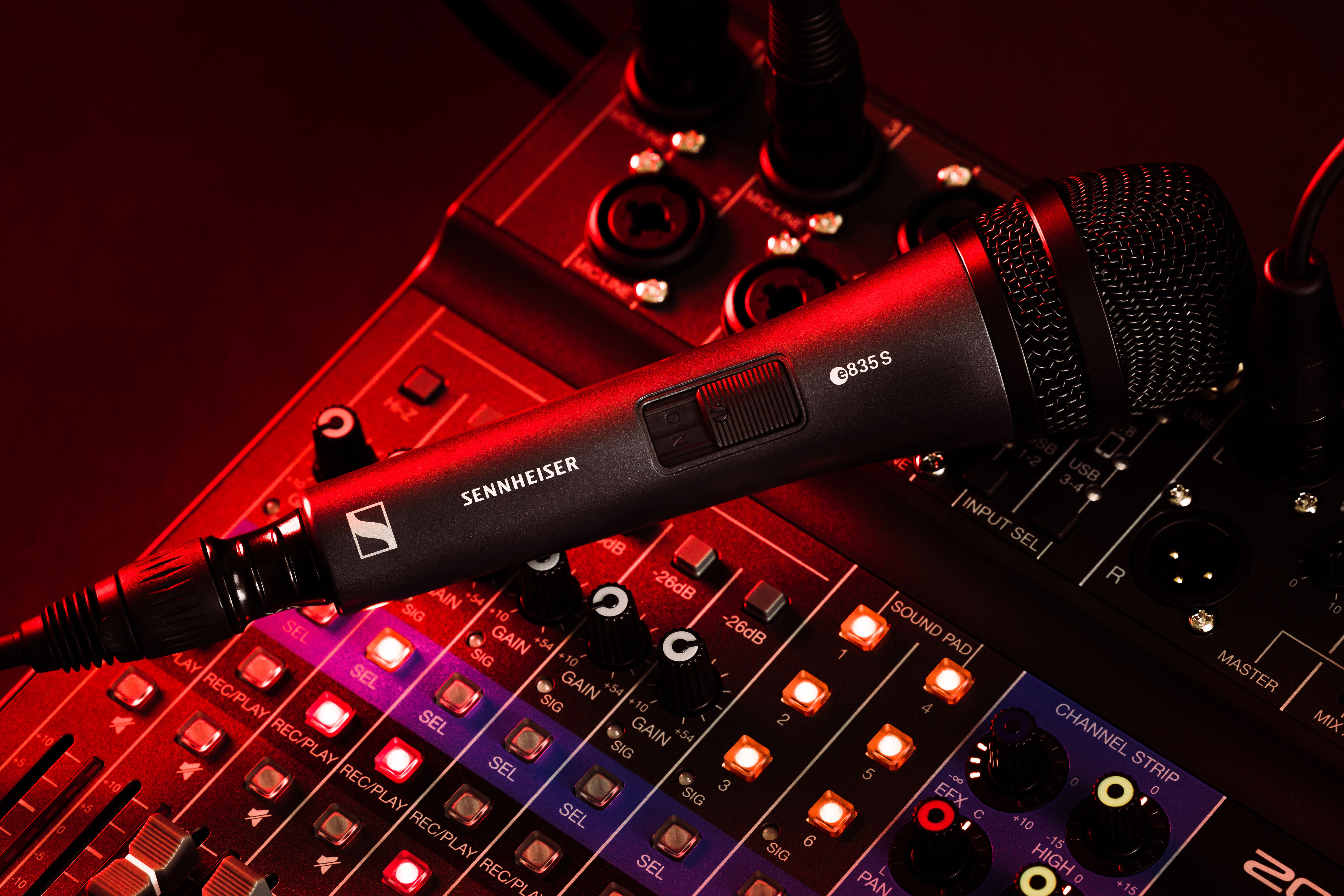 The e 835 is Sennheiser’s best-selling vocal microphone – available with or without on/off switch