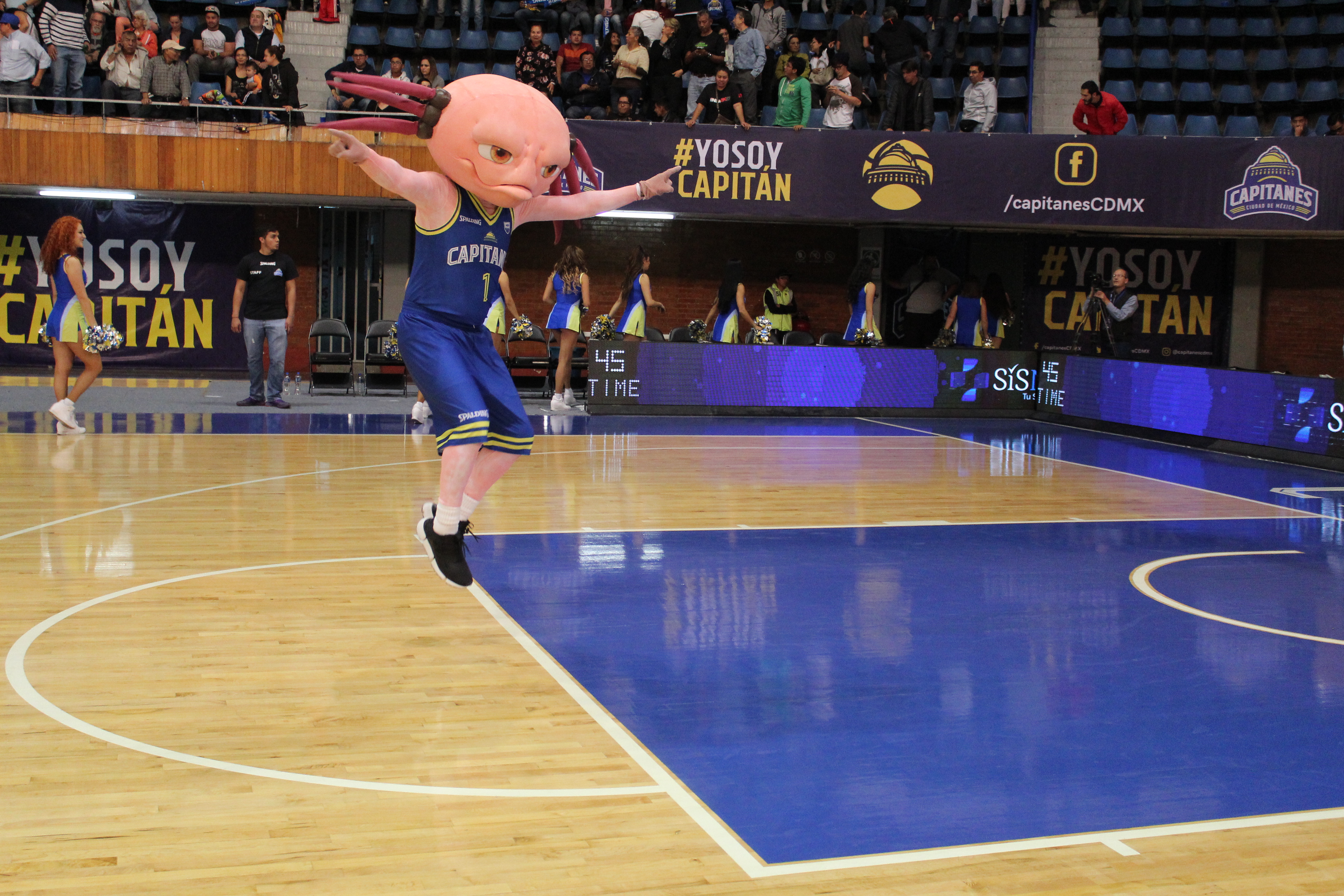 CAPITANES SE REFUERZA CON JUANJOLOTE, LA MASCOTA MÁS FUERTE DE LA LIGA