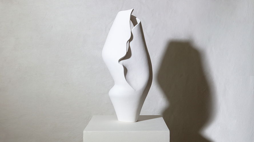Emily Hamann, Ignem Terrae, INDICATIVE, Lacerna (2021), White Raku. Gallery: Modern Times.