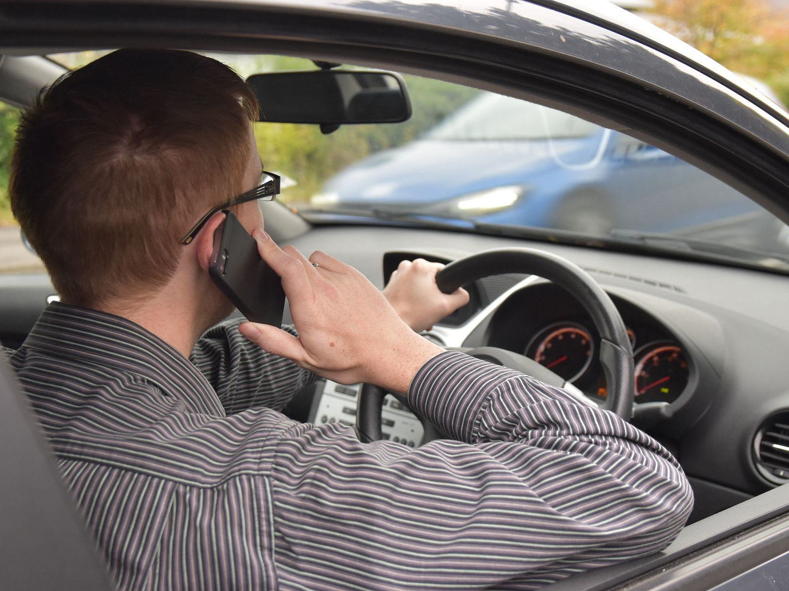 RAC comments - 6,000 drivers caught at least twice for driving distracted using a handheld phone