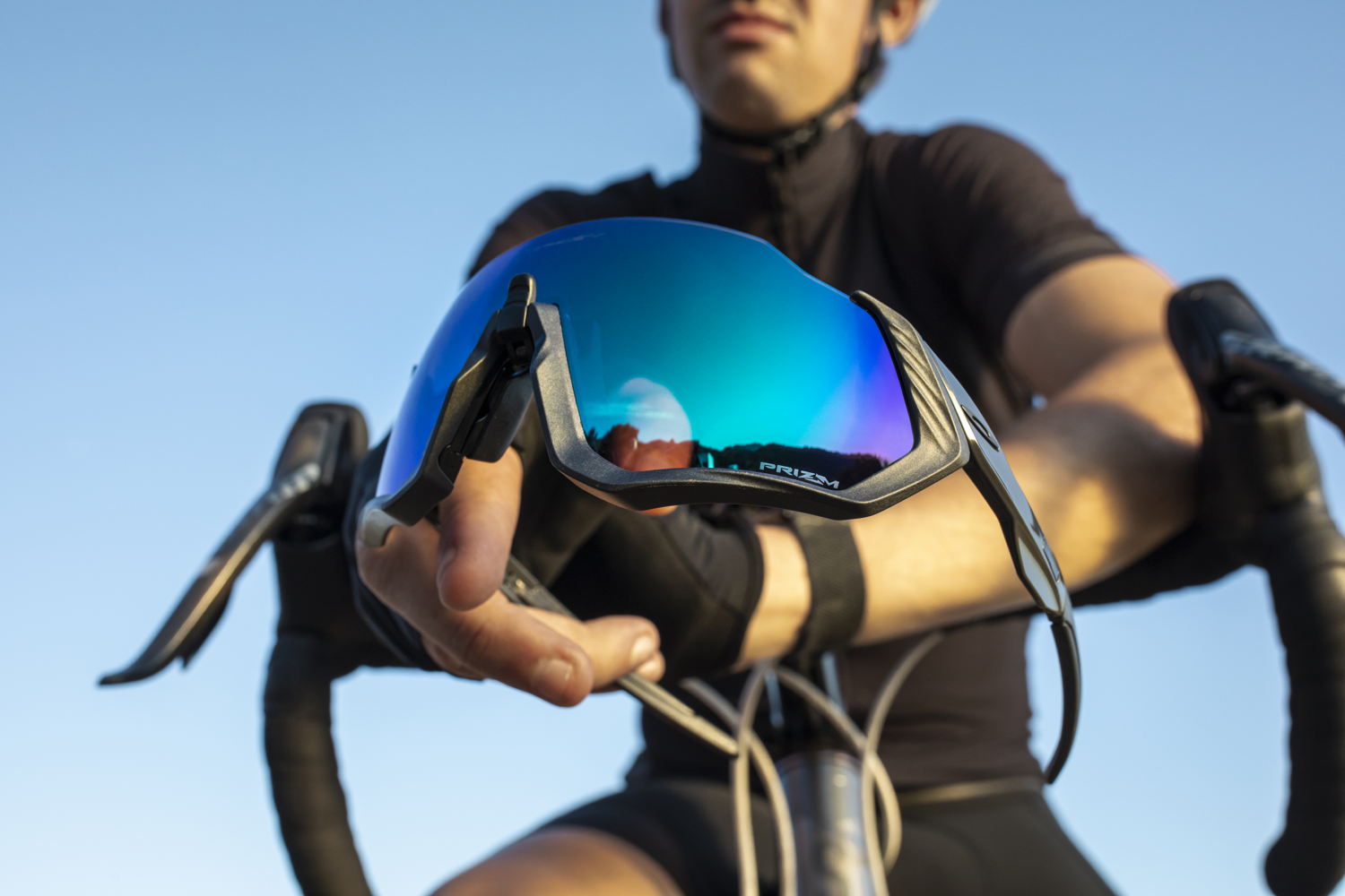 OAKLEY ROAD CYCLING COLLECTION - LIFESTYLE IMAGE (7)