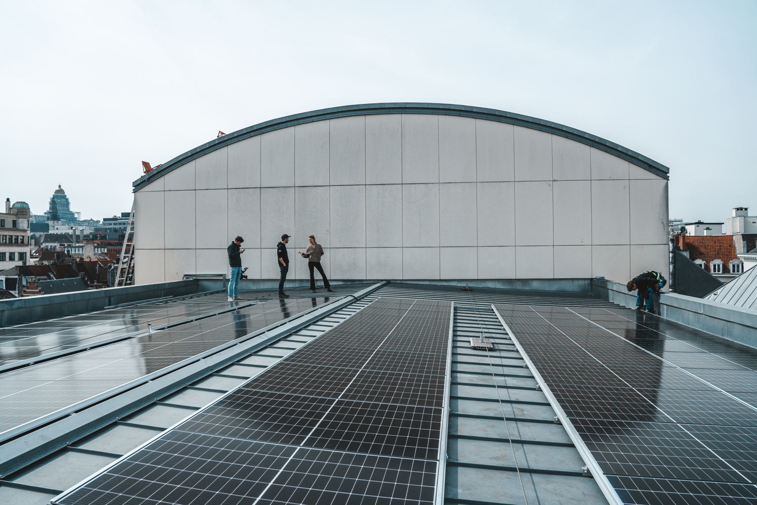 De zonnepanelen op het dak van Ancienne Belgique ©Ward Rombaut
