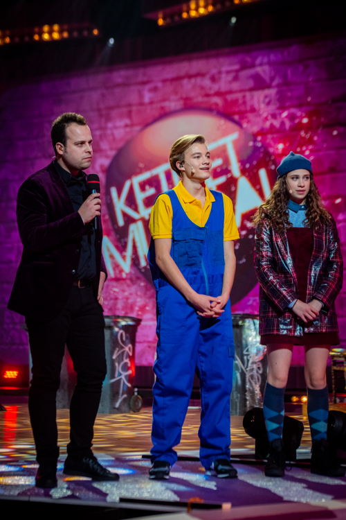 (c) - VRT - Jokko - Flore en Ilya