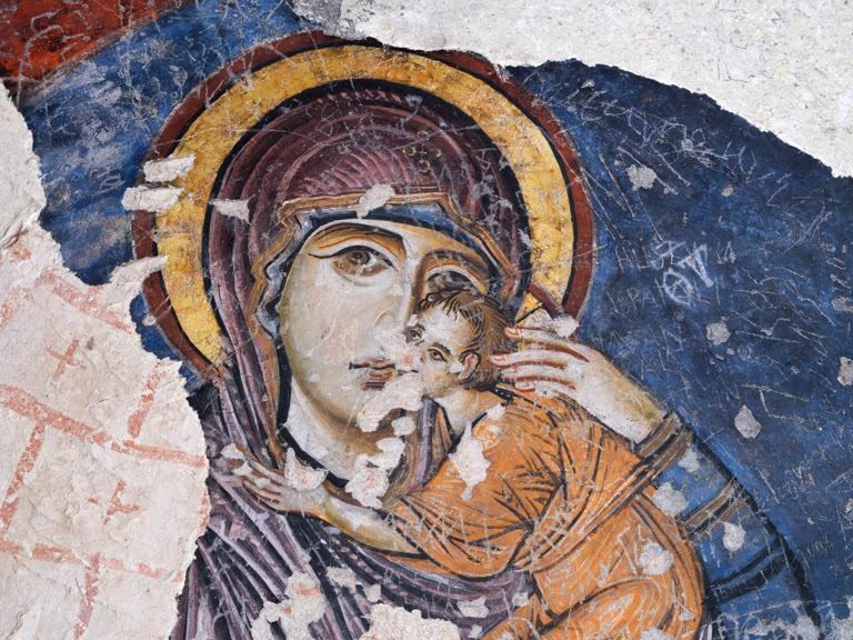 Virgin Eleousa, or Virgin of Tenderness, fresco, in the sanctuary arcade on the east wall of the New Tokali Church, built out of the eastern wall of the original Tokali Church, or Buckle Church, a rock-cut church built 950-60 AD, Byzantine, in Goreme Open Air Museum. AKG10884807 © akg-images / Manuel Cohen
