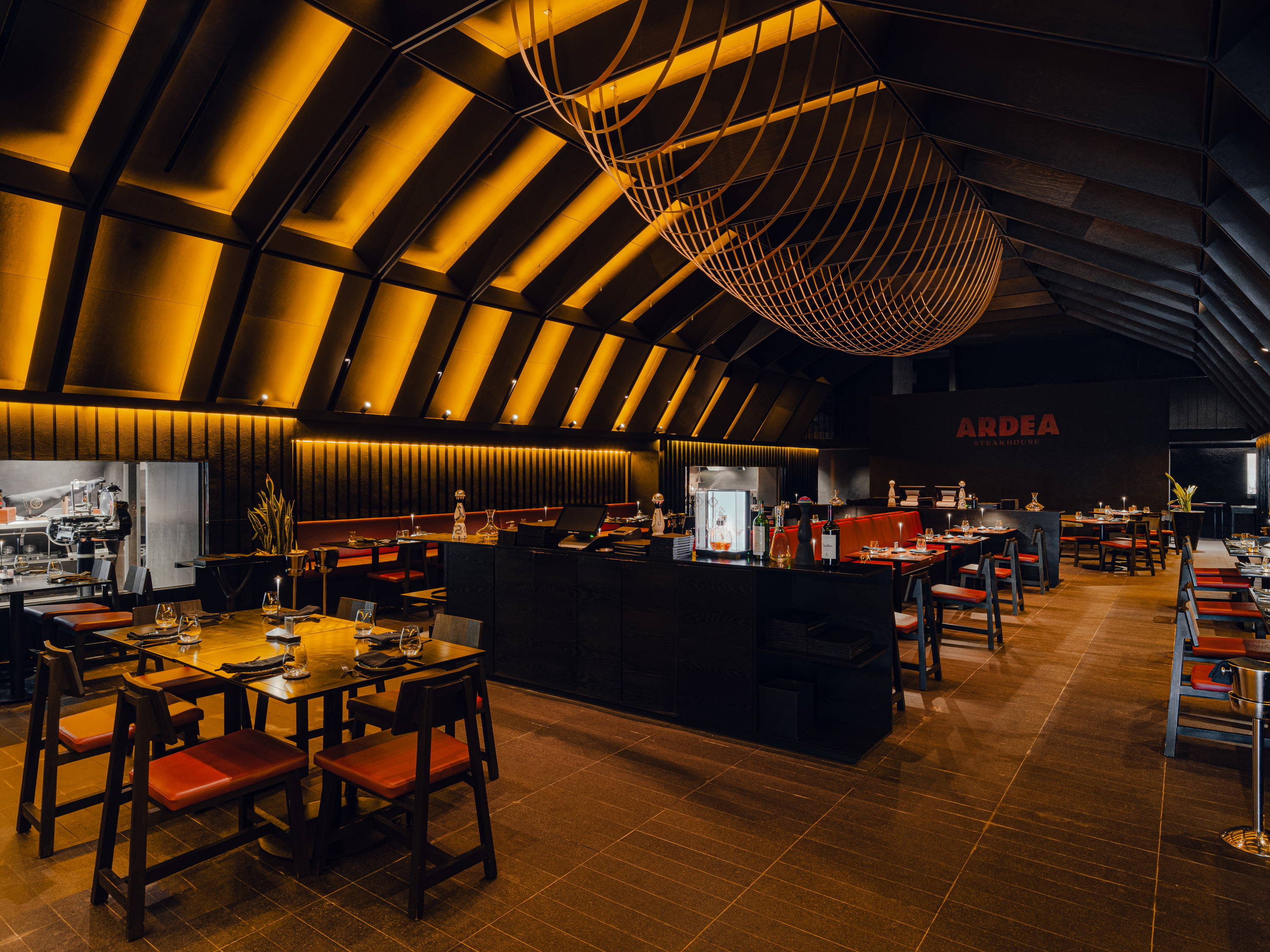 Una noche de gala: Ardea Steakhouse festeja su tercer aniversario