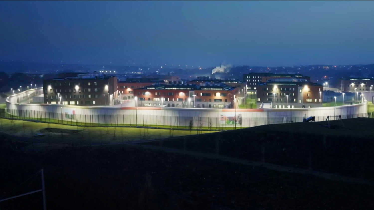 Het dorp achter de muur (c) VRT
