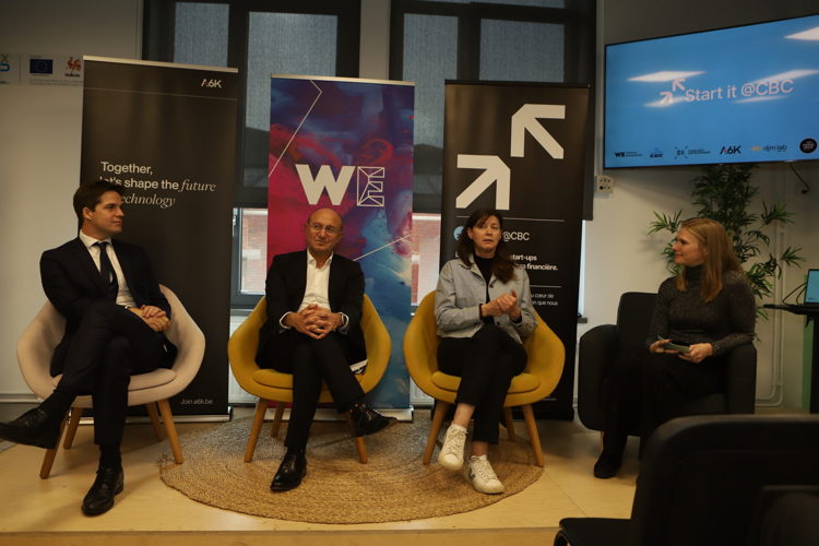 Thomas Dermine, Jean-Pierre Di Bartolomeo (Wallonie Entreprendre), Sylvie Michel (Loopipak) et Sophie Verhulst (Start it @CBC).