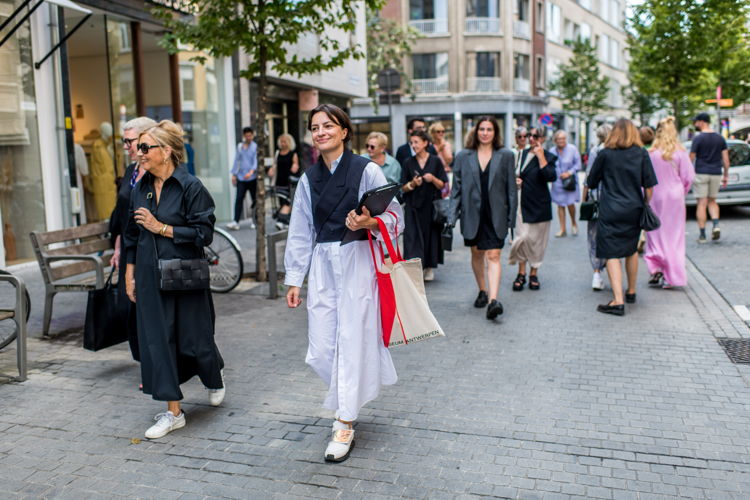 MoMu Fashion & Sustainability Walk, (c) MoMu Antwerp, Photo: Dries Luyten