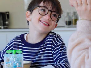 EYEZEN KIDS TE BRINDA LA TECNOLOGÍA MÁS AVANZADA PARA CUIDAR LA SALUD VISUAL DE TUS HIJOS 