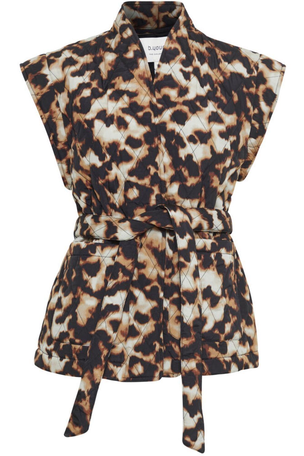 Juttu_FW23_b.young_Blazr BYO Bydaima Waistcoat -_JUTTU_€69,95 Juttu_FW23_b.young_Blazr BYO Bydaima Waistcoat -_JUTTU_€69,95