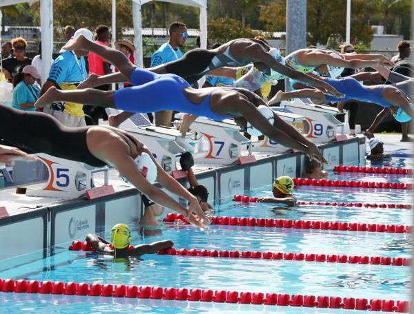 Preview: Les athlètes de l'OECO participent aux épreuves aquatiques des CARIFTA Games