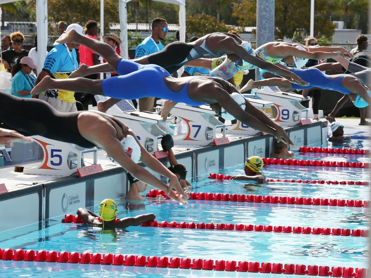 Les athlètes de l'OECO participent aux épreuves aquatiques des CARIFTA Games