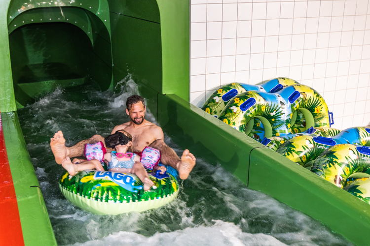 Met extra zomeractiviteiten, zoals VR-ervaringen in de glijbanen, is die kwakkelzomer snel vergeten.