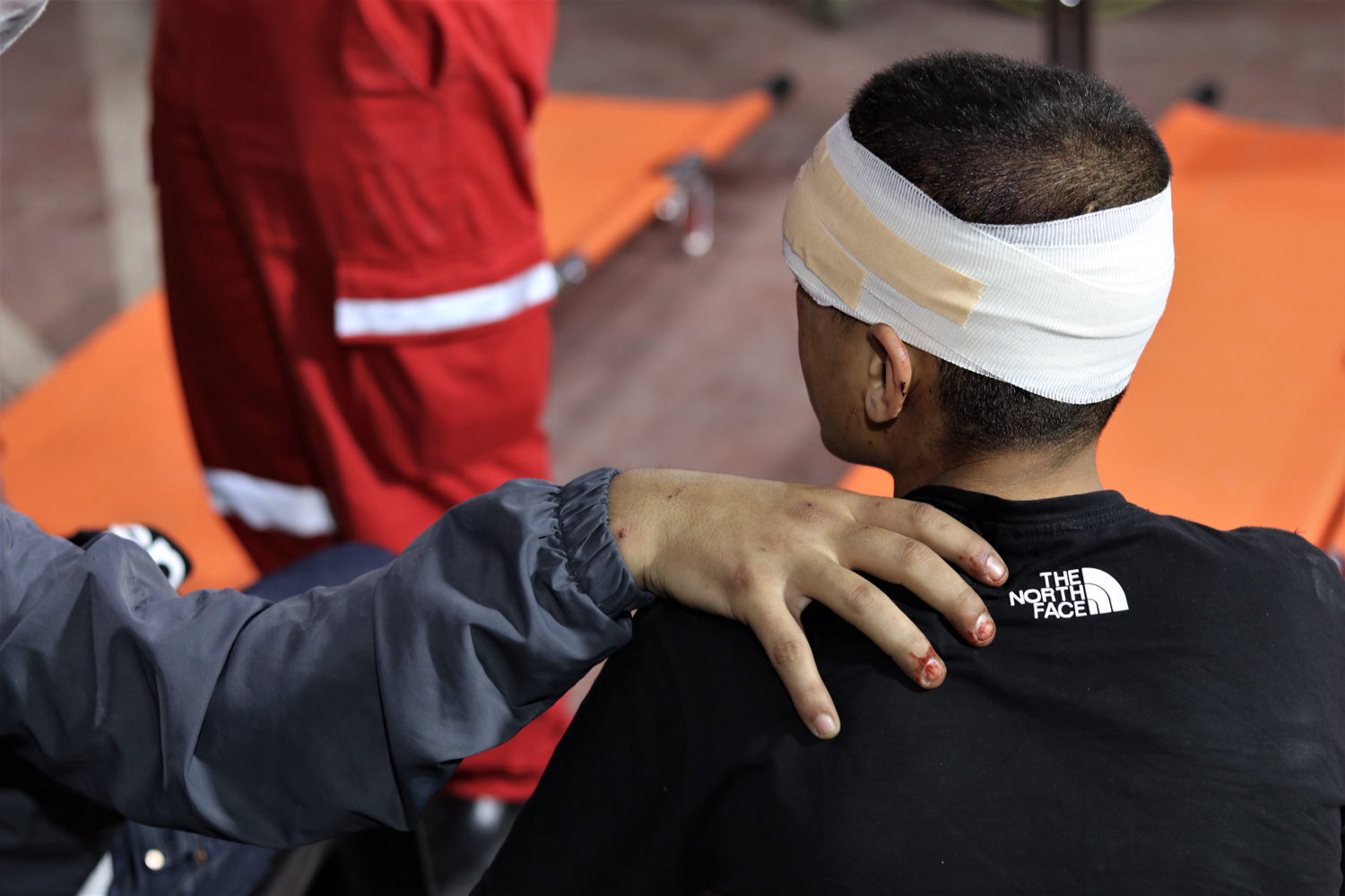 Sinds maandag 10 mei steunt Artsen Zonder Grenzen (AZG) de Palestijnse Rode Halve Maan (Palestine Red Crescent Society of PCRS) in Jeruzalem. Honderden Palestijnen die door de Israëlische politie gewond zijn geraakt, worden behandeld en gestabiliseerd. 