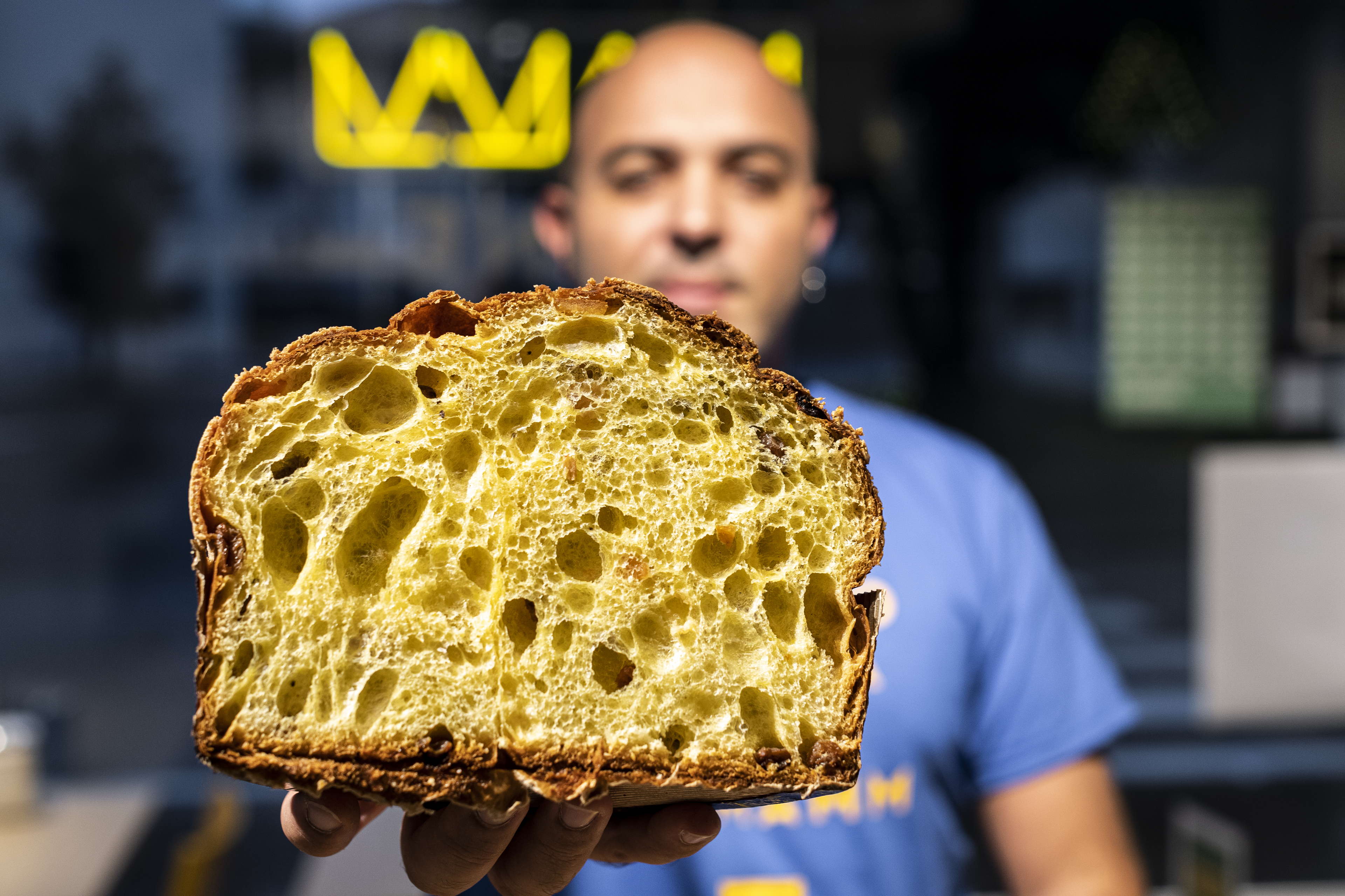 “Tutti hanno il diritto di avere il proprio panettone”. La collezione di Mamm è arcobaleno e vuole sostenere l’inclusività