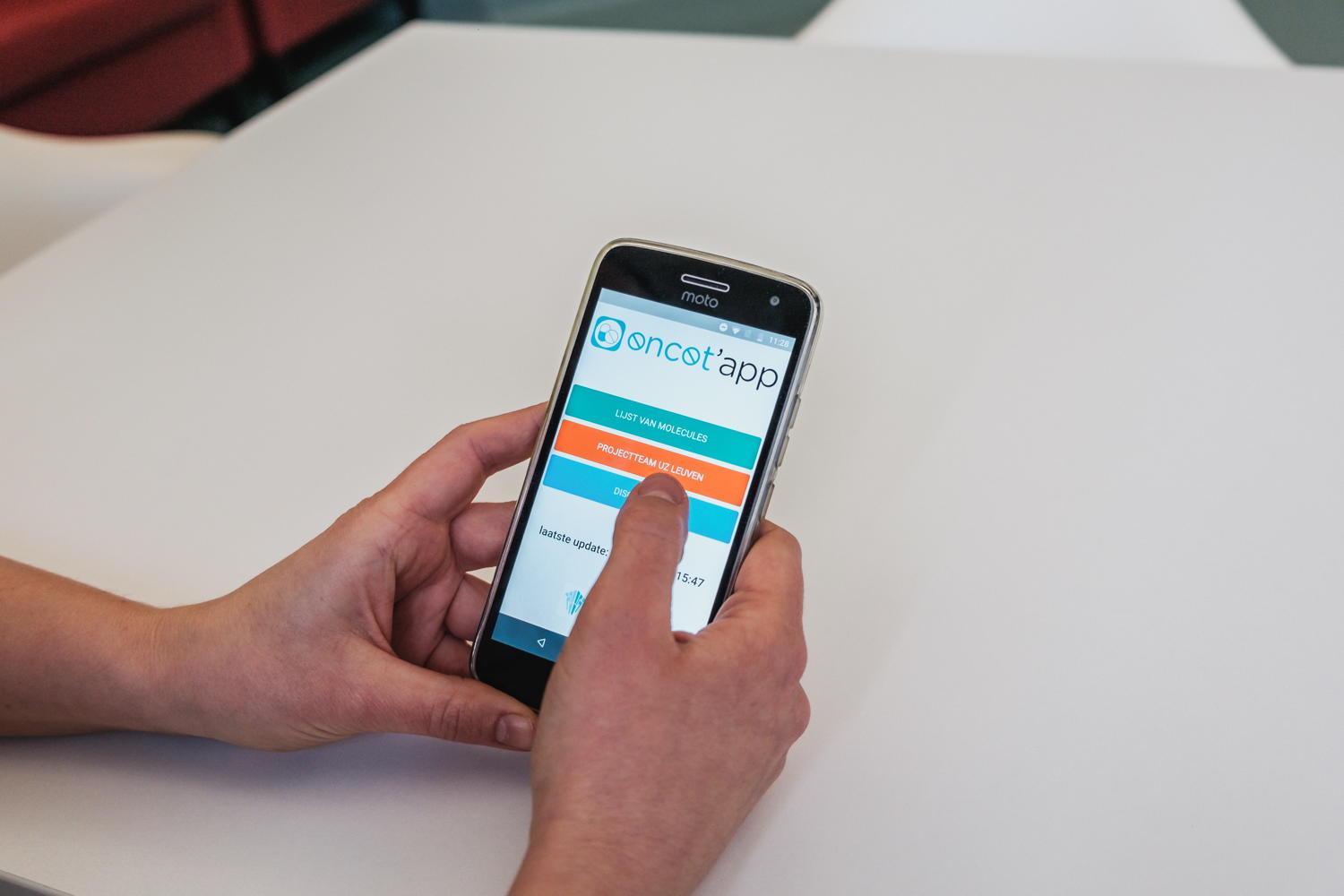 De nieuwe app Oncot’app bevat informatie over de orale anti-kankertherapieën die in de klinische zorg momenteel het meest relevant zijn. / © UZ Leuven
