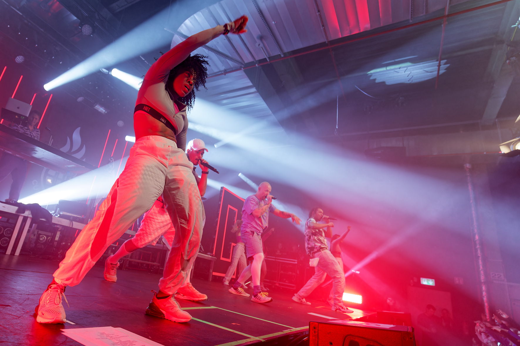 The fans were treated to a show full of energy The fans were treated to a show full of energy