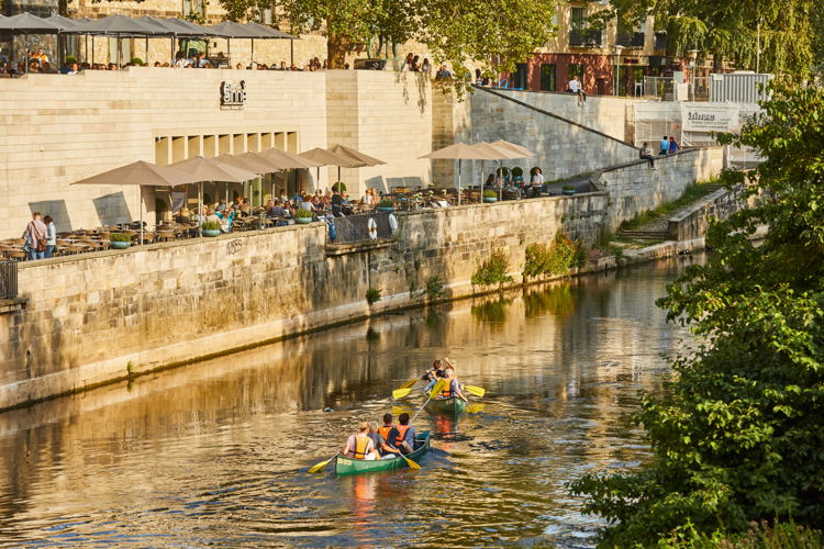 Canoeying at Leine River c) Hannover Marketng und Tourismus Christian Wyrwa