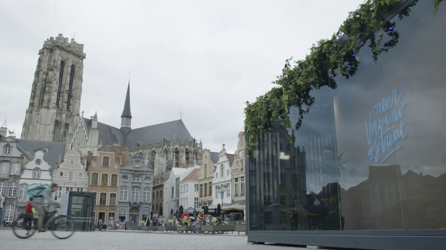 Meer vrouw op straat Mechelen