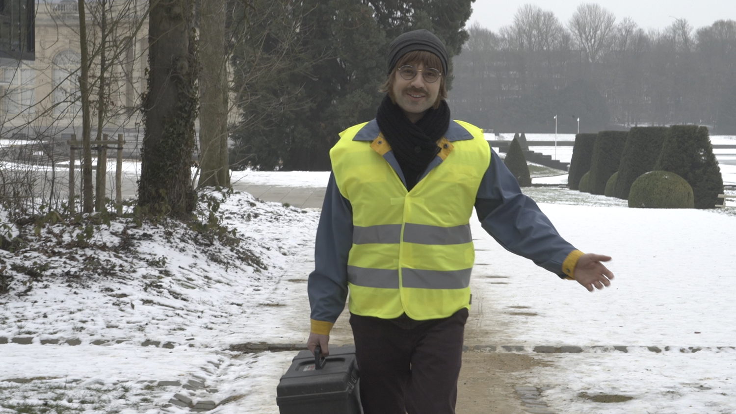 Thomas met fluo hesje (c) VRT