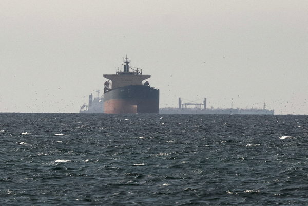 Iran closes Strait of Hormuz due to Israeli attacks on Lebanon