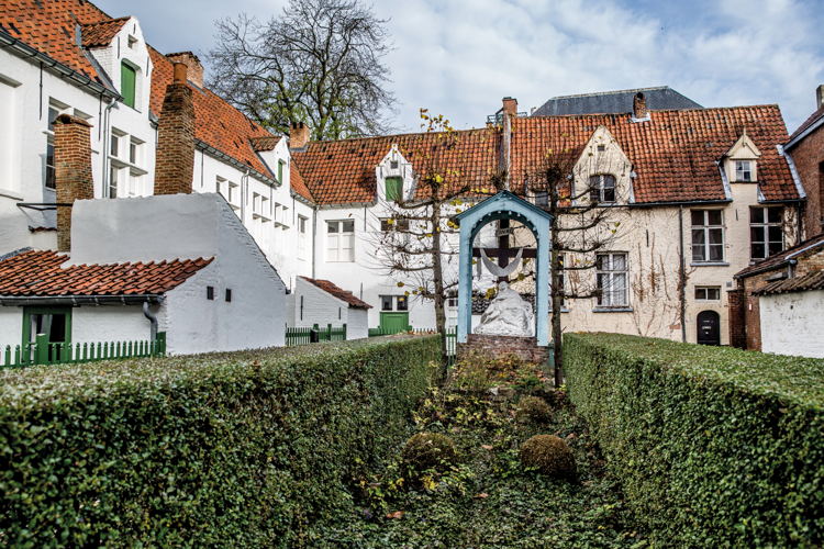 (c) Thomas De Boever en Dirk Laenen