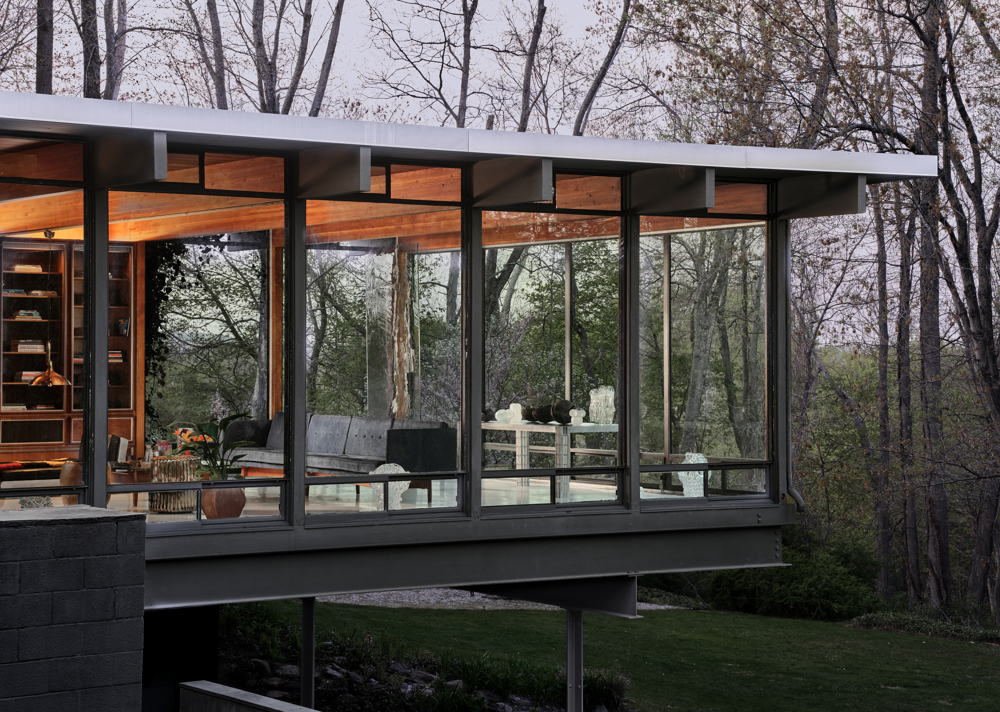 At The Luss House: Blum & Poe, Mendes Wood DM and Object & Thing. The Gerald Luss House, Ossining, New York. Photo by Michael Biondo.