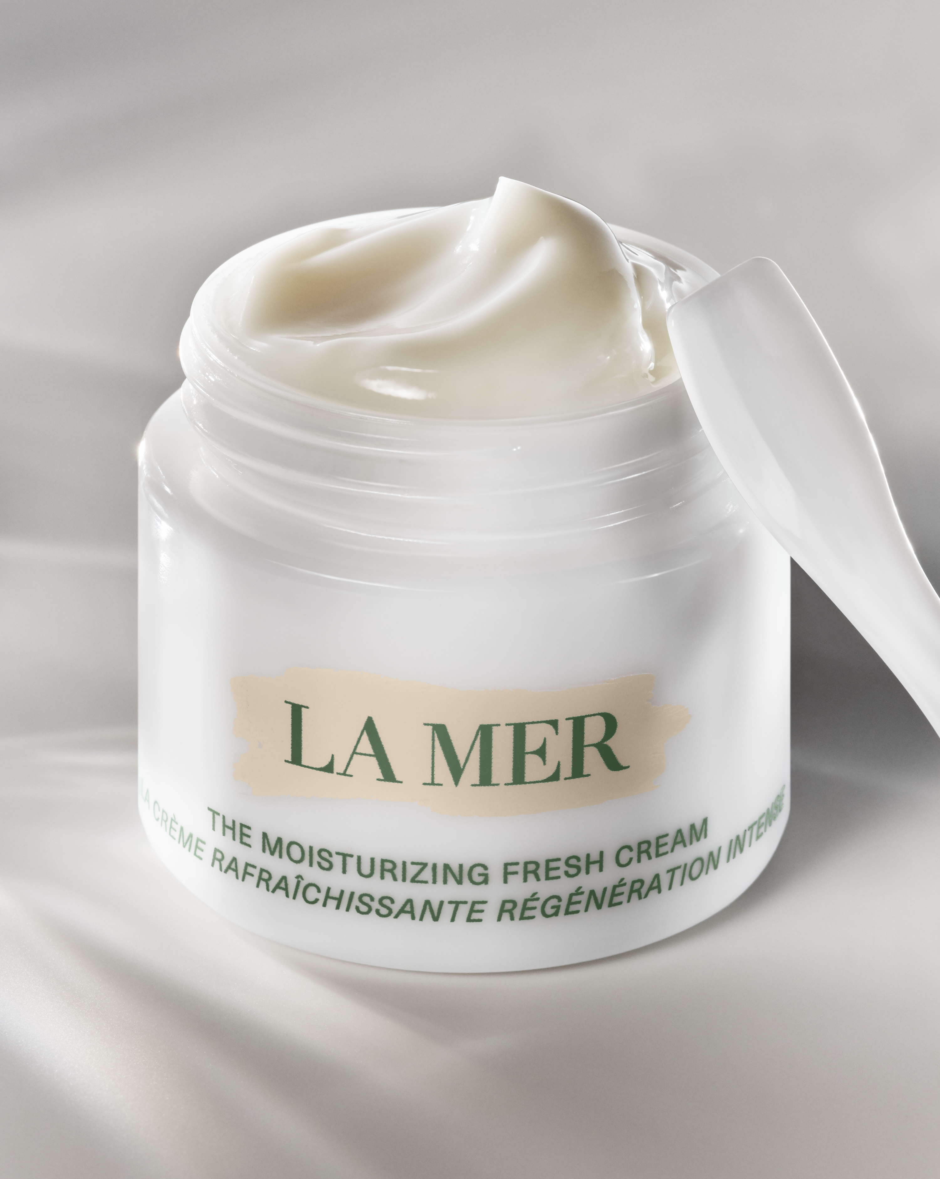 LUXURY REDEFINED: LA MER’S NEW MOISTURIZING FRESH CREAM