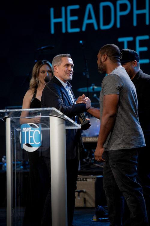 Medzid Veseli (Neumann.Berlin) receives the TEC Award  for the NDH 20