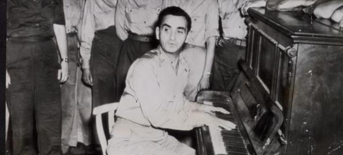irving-berlin-entertains-wacs-womens-army-corps-in-new-guinea(c) Smithsonian National Portait Gallery 