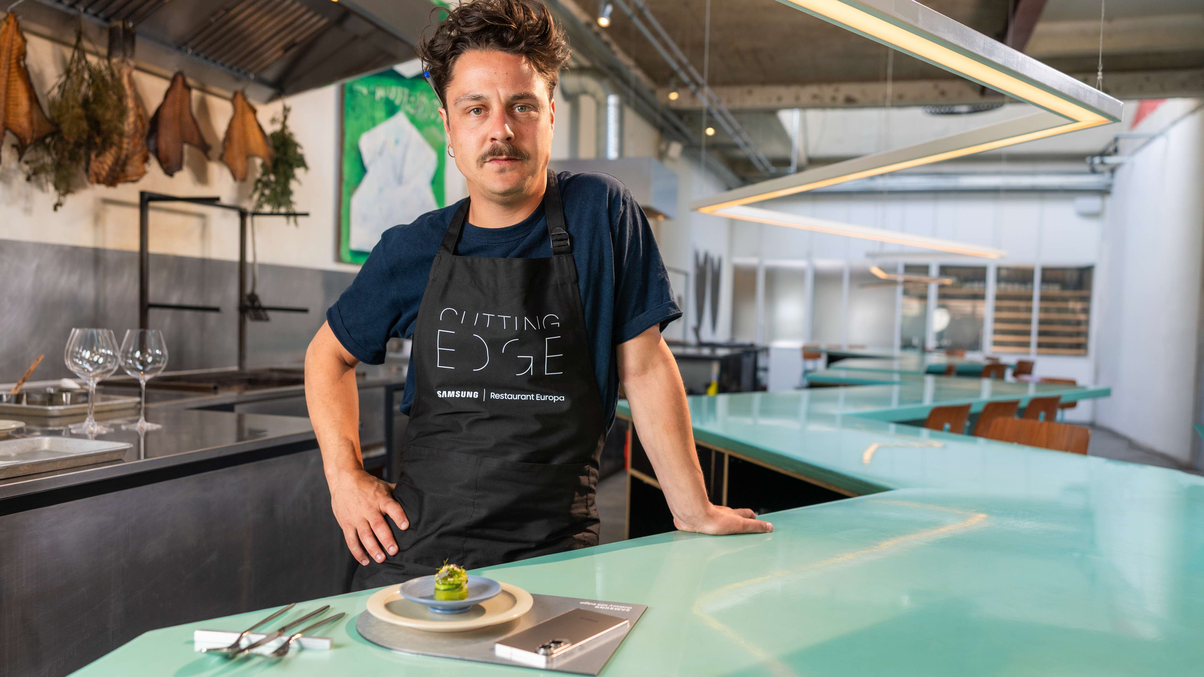 SAMSUNG & RESTAURANT EUROPA LANCEREN EXCLUSIEVE FINE DINING-SERIE “CUTTING EDGE” IN AMSTERDAM  