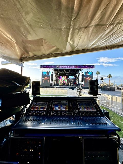 The MCM’s metal construction gives it durability for harsh elemental conditions and vigorous use cases, making it ideal for outdoor festivals like Sick New World.