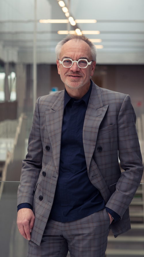 Chris van Hoof