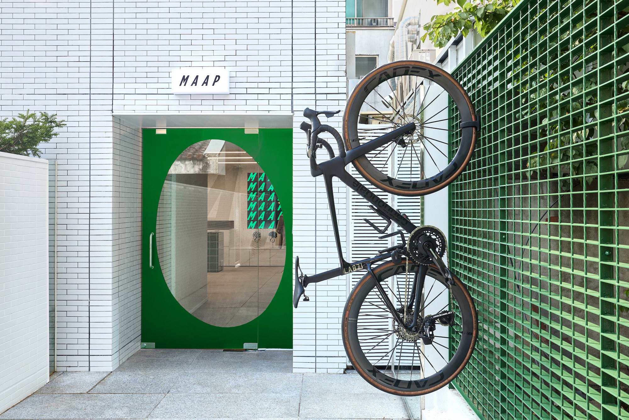 MAAP Targets Global Growth with Roll Out of Several New LaB Retail Concept Stores