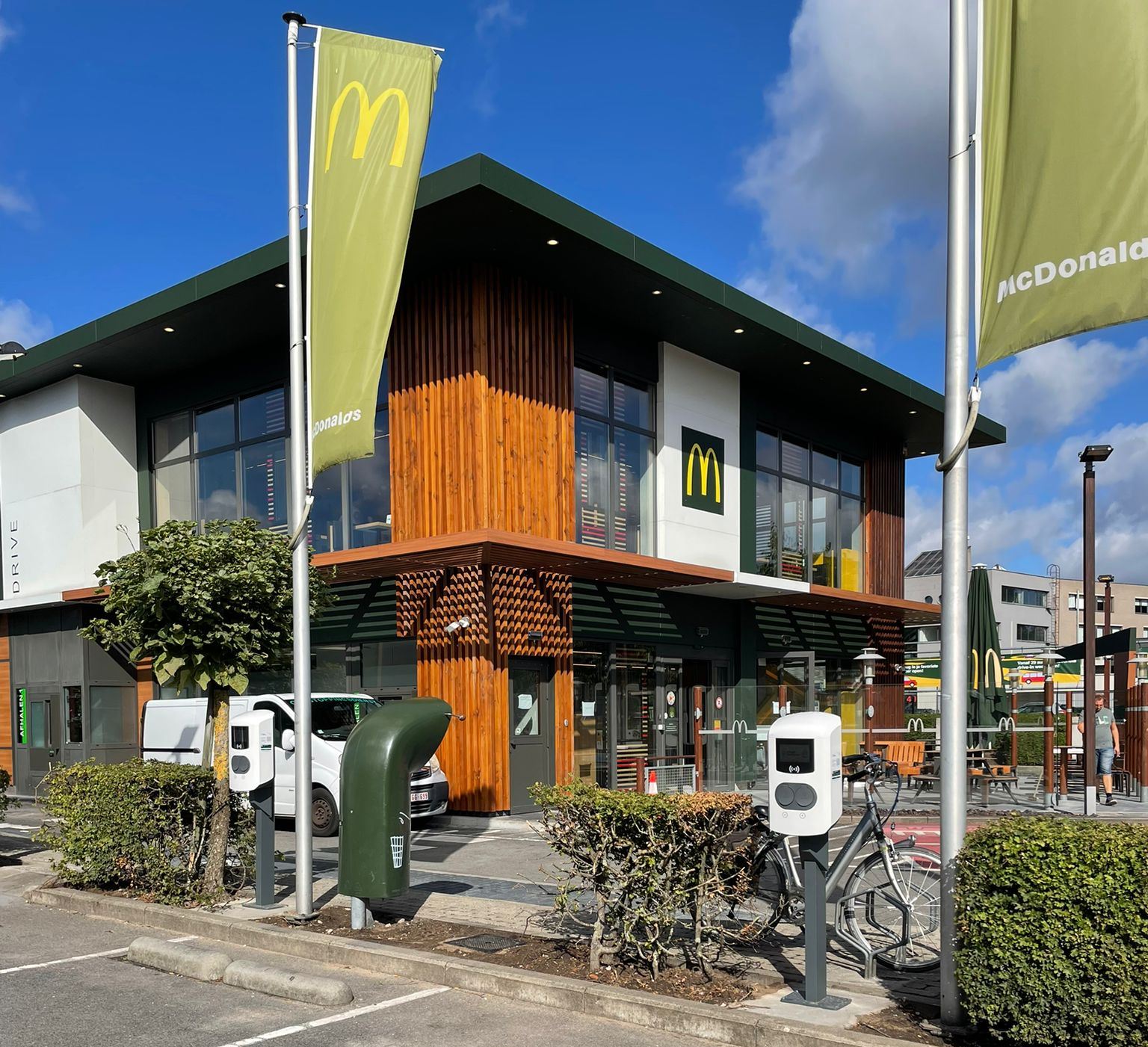 McDonald’s Turnhout verwelkomt klanten terug in vernieuwd restaurant