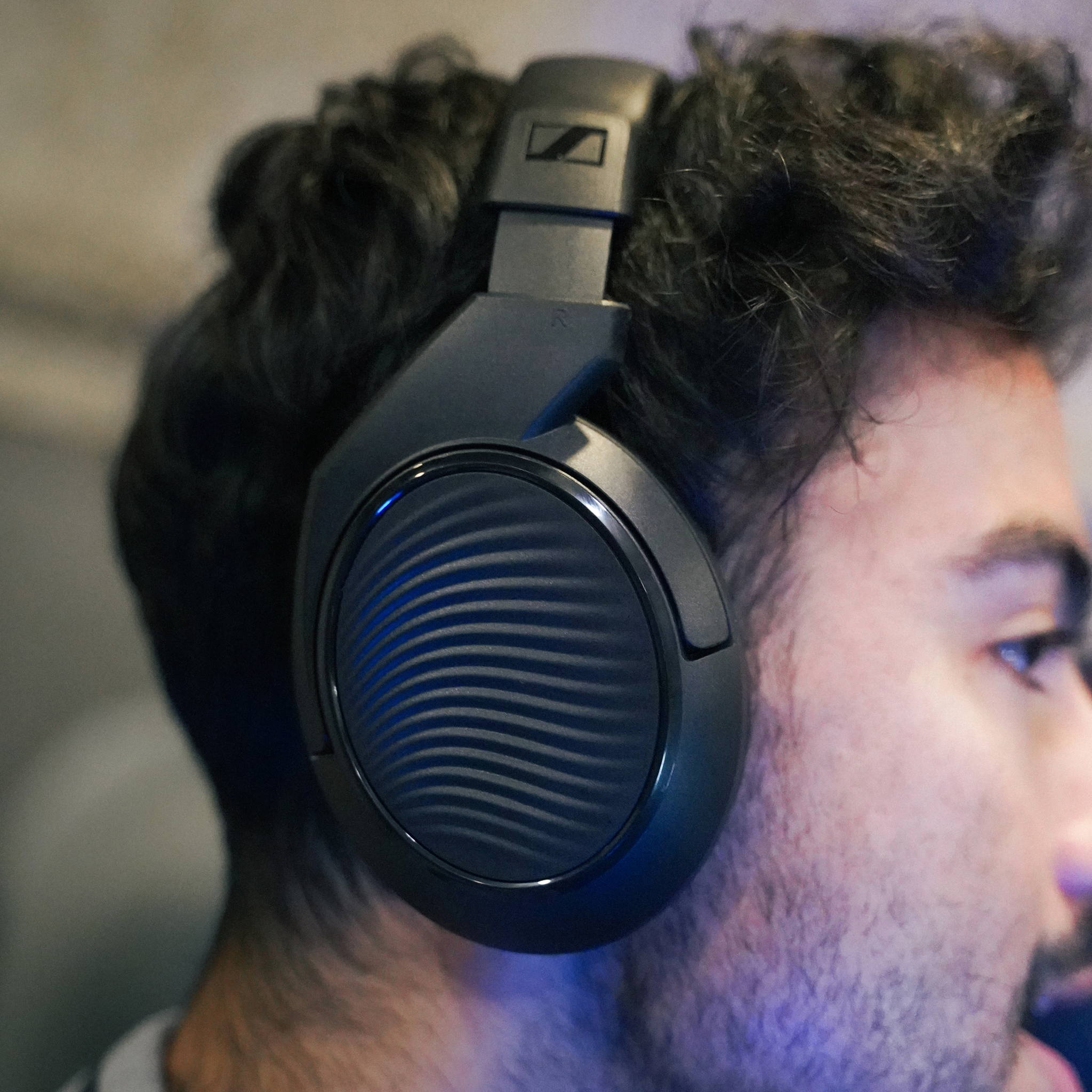 Your companion for powerful studio sound: the HD 200 PRO Your companion for powerful studio sound: the HD 200 PRO