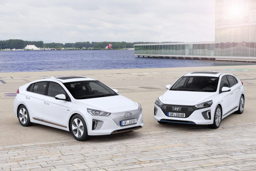 Hyundai IONIQ
l: Electric | r: Hybrid