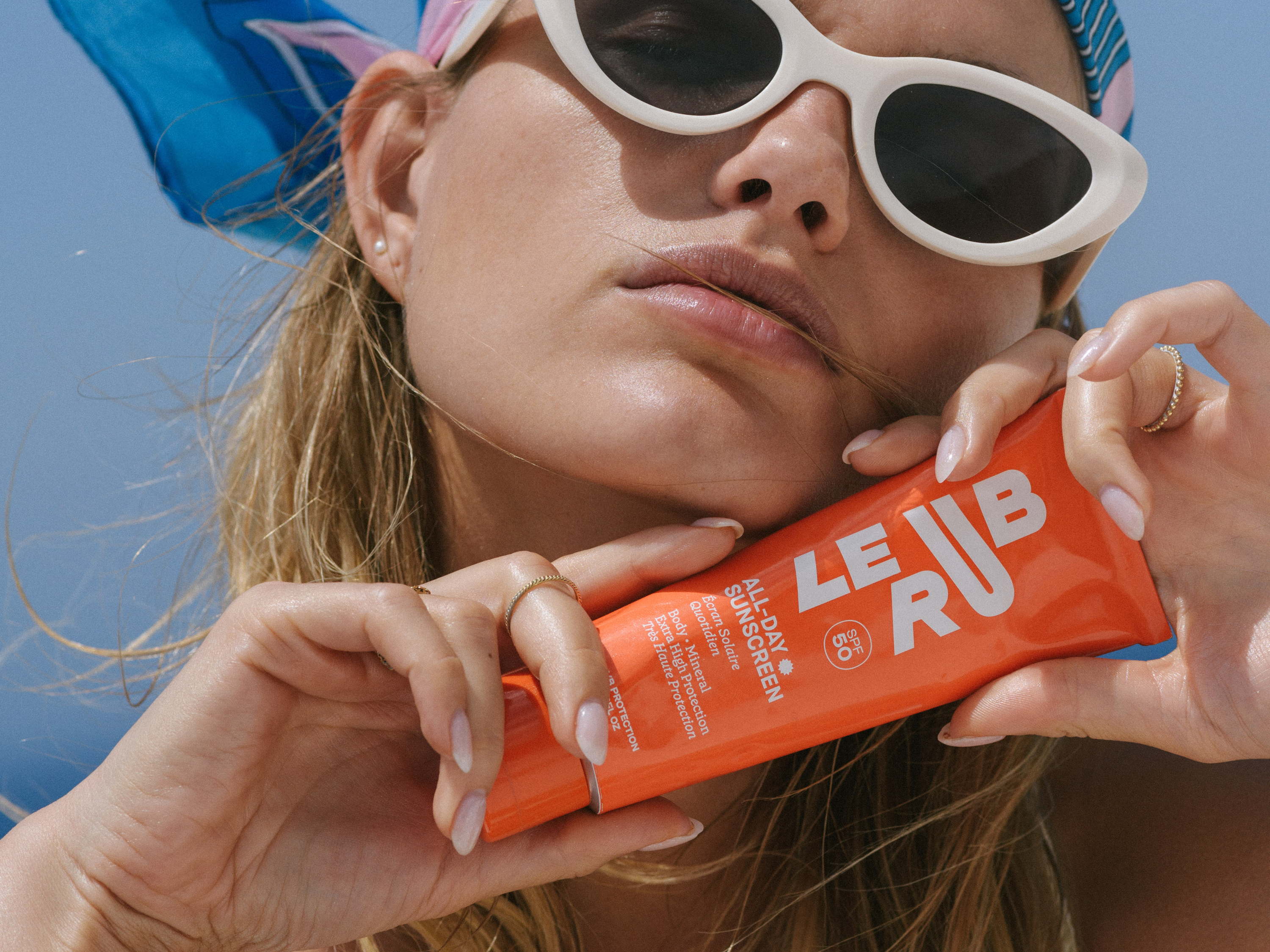 LE RUB tilt zonbescherming naar een hoger niveau met formules die voelen als skincare 
