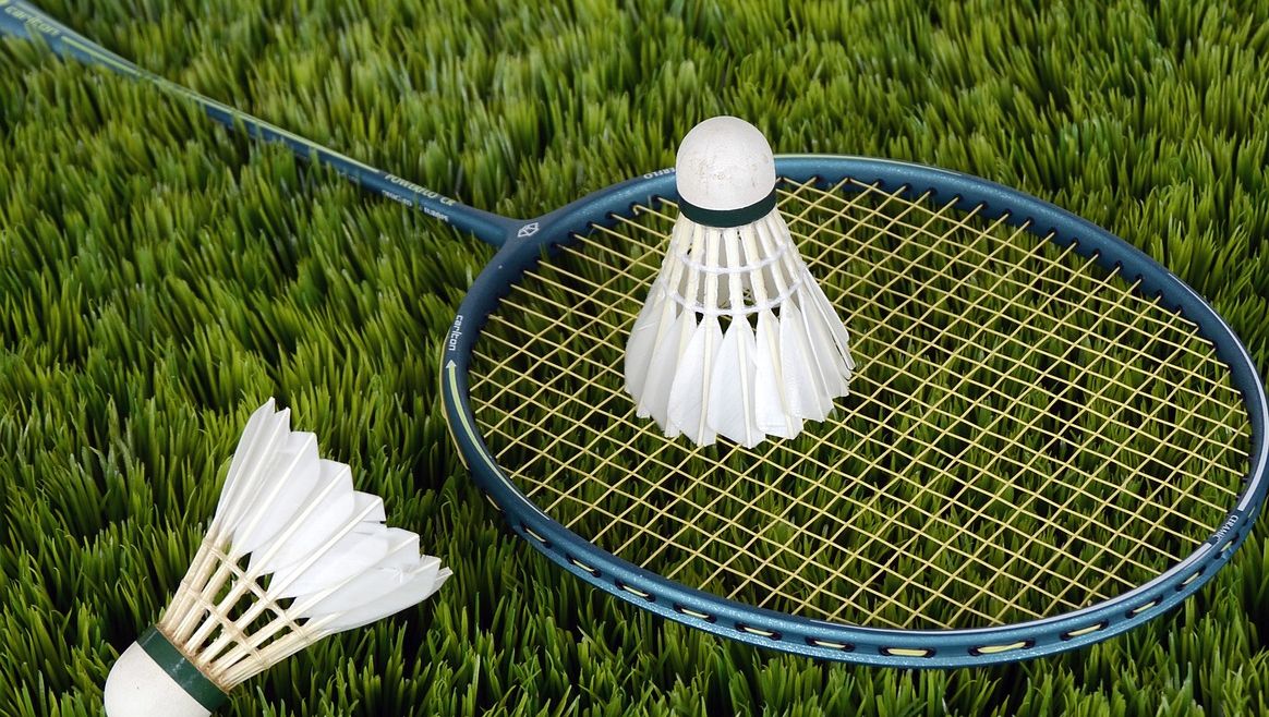 Nieuwe Instagram challenge: met badmintonracket mikken naar camembert om VIP-tickets te winnen voor Olympische Spelen