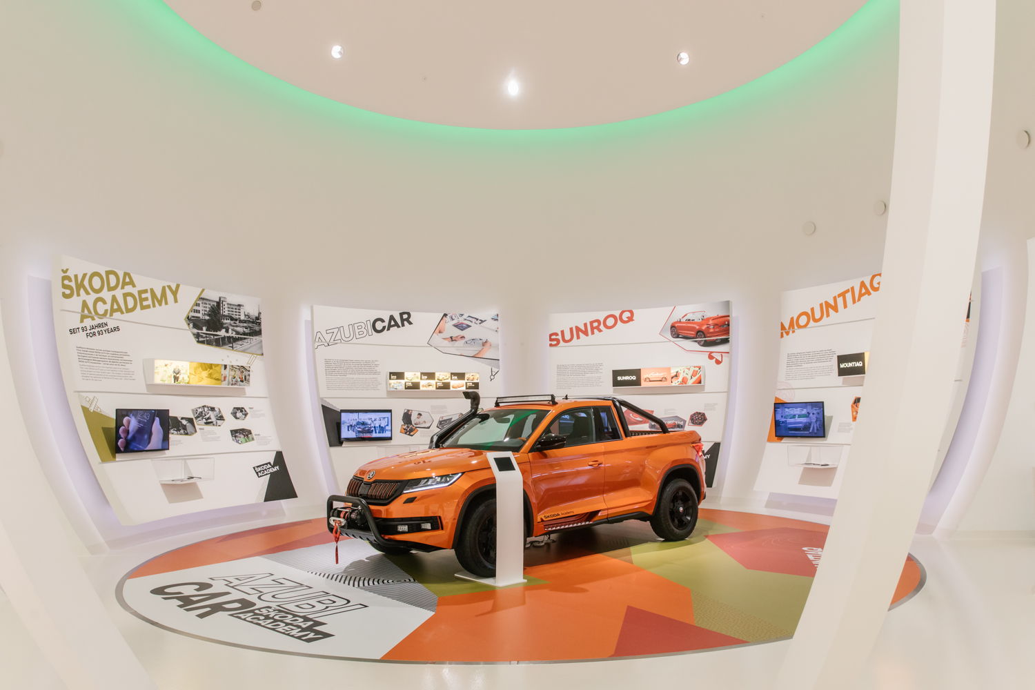 The apprentice cars MOUNTIAQ and SUNROQ were
designed and built by students from the ŠKODA Academy
and demonstrate the high quality of training at the
vocational school in Mladá Boleslav.
