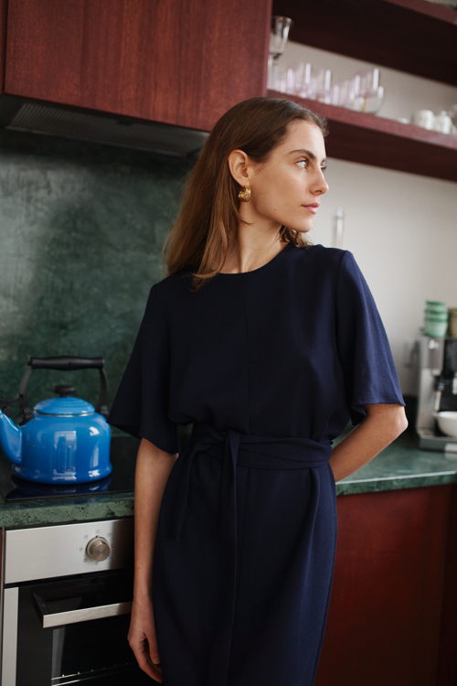 Mardi editions - SS23 - Robe Heloise Crepe de laine Bleu marine (320€) (2)