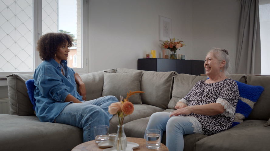 Waarom wachten - Soe Nsuki en moeder Marieken (c) VRT 