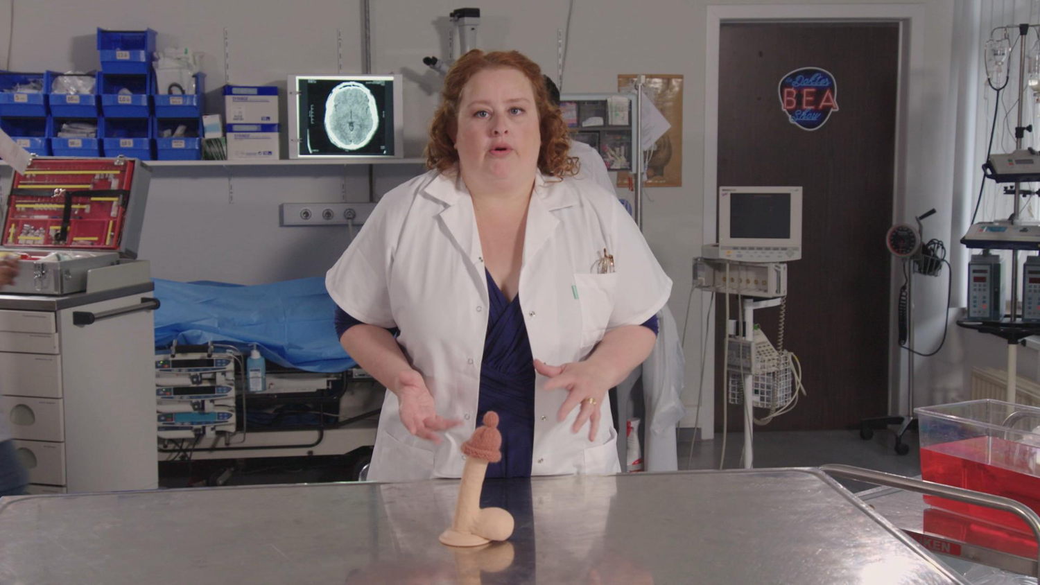 Dokter Bea (Eva Van der Gucht) (afl 3 ) - (c) De Mensen